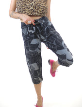 Load image into Gallery viewer, HAWAIIAN CAPRIS